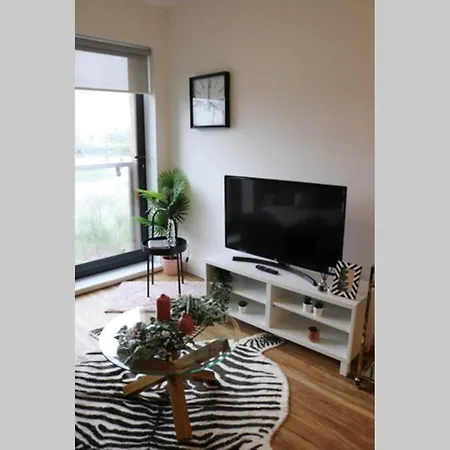 The Cross Green - Leeds 2bed Apt With Free Parking *